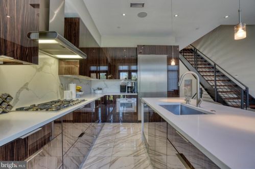 308 2nd St, Philadelphia PA 19133-0040 exterior