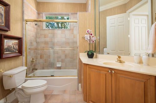 2943 Bellflower Ln, Naples FL 34105-3005 exterior