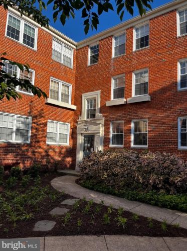 6613 10th St, Alexandria VA  22307-6613 exterior