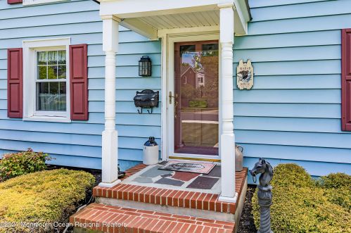 72 Obre Pl, Red Bank, NJ 07702