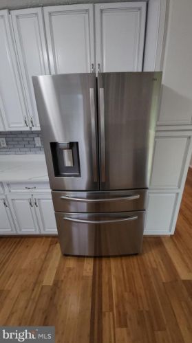 8124 Bonaire Ct, Silver Spring MD 20910-4663 exterior