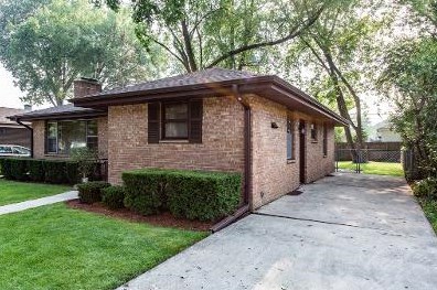 2428 Chestnut St, Waukegan, IL 60087-3137