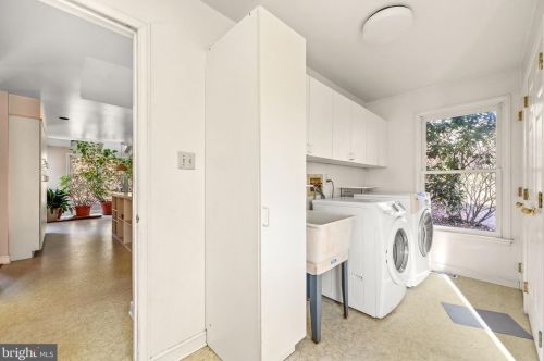 1112 Paxon Holw Rd, Media PA 19063-1116 exterior