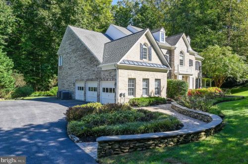 3493 Monarch Dr, Edgewater, MD 21037-2749