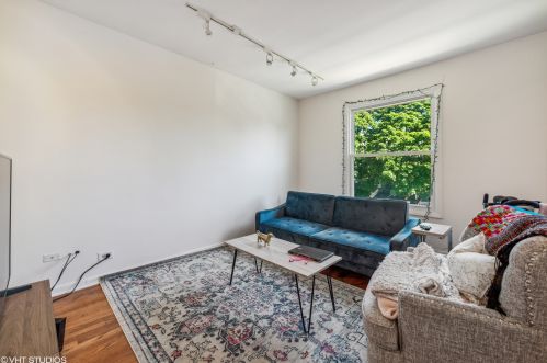 1507 Nelson St, Chicago IL 60657-3103 exterior