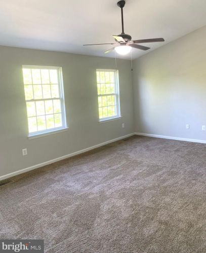 708 Dora Moors Ln, New Castle DE  19720-8764 exterior