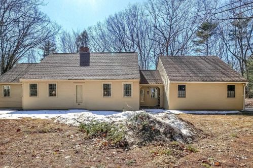 44 Bow Bog Rd, Concord, NH 03304-4303