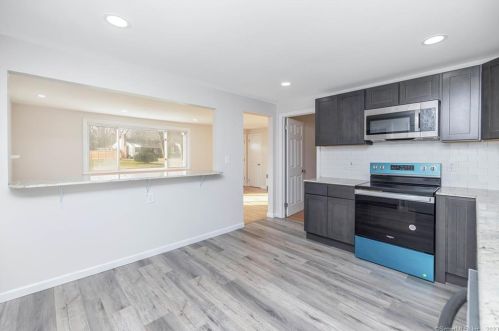 42 Lepage Rd, Windsor CT  06095-4443 exterior