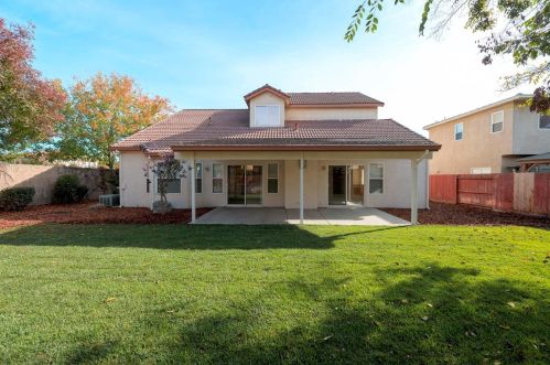 3987 Sterling Oaks Dr, Turlock CA 95382-8802 exterior