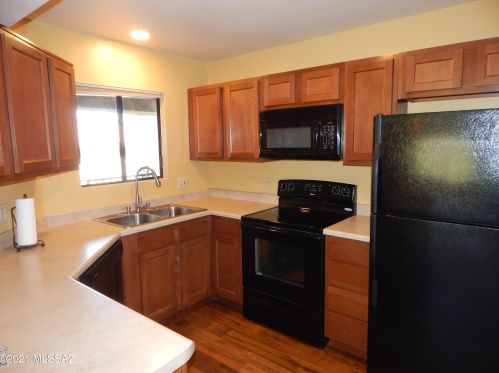 5751 Kolb Rd, Tucson AZ  39204-0871 exterior