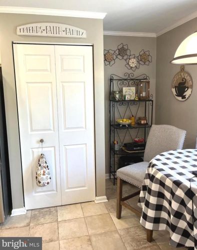 8124 Brightridge Ct, Ellicott MD 21043-6988 exterior