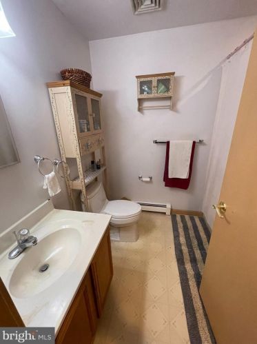 10 Bunting Brg Rd, Cookstown NJ 08511-1101 exterior