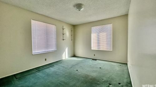 8316 Escalante Dr, Sandy UT 84093-1150 exterior