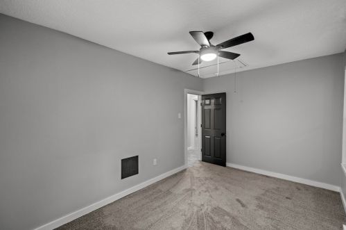 2701 Homehurst Ave, Pittsburgh PA 15234-3160 exterior