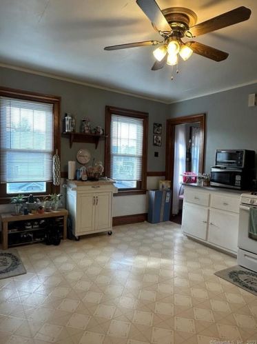 282 Linwood St, New Britain CT 06052-1951 exterior