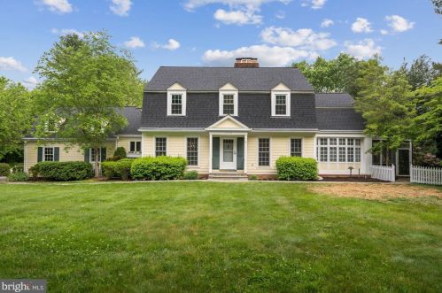 12100 Drews Ct, Rockville, MD 20854-1133