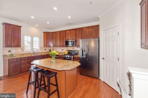 9405 Aston Villa, Ellicott, MD 21042-6289