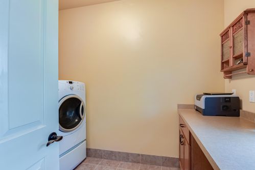 822 Hamilton St, Milwaukee WI 53202-1607 exterior