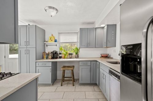 2408 Patterson St, Pittsburgh PA 15203-2723 exterior