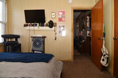 832 Elm St, Woonsocket RI 02895-3507 exterior