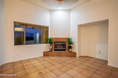 8154 Painted Feather Dr, Tucson AZ  85743-7418 exterior