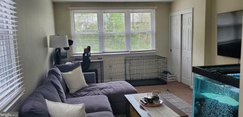 624 Borbeck Ave, Philadelphia PA 19111-3104 exterior