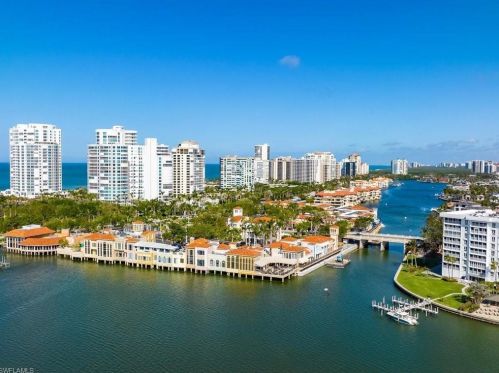 181 Colonade Cir, Naples, FL 34103-8721