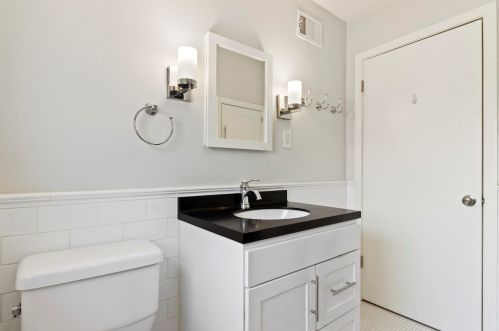 4801 Diversey Blvd, Milwaukee WI 53217-5919 exterior