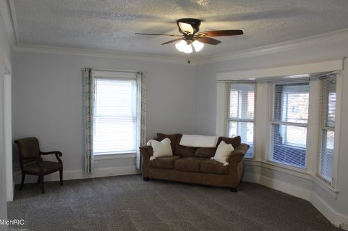 1224 Sherman St, Grand Rapids MI 49506-2611 exterior