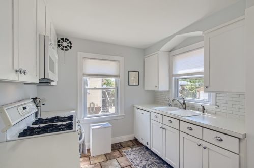 2230 12 Ave, Broadview IL 60153-1404 exterior