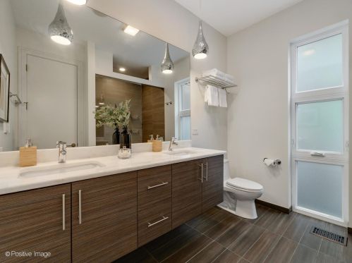 1856 Erie St, Chicago IL 60624-1074 exterior