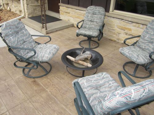 4708 Parkside Dr, Milwaukee WI 53225-4438 exterior