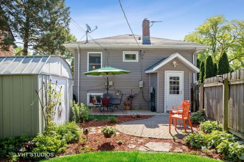 170 Pick Ave, Elmhurst IL 60126-3018 exterior