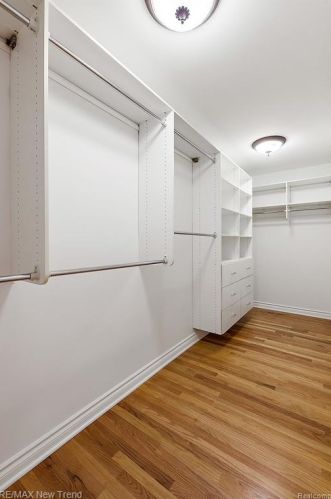 692 Appalachi St, Walled Lake MI  48390-1005 exterior