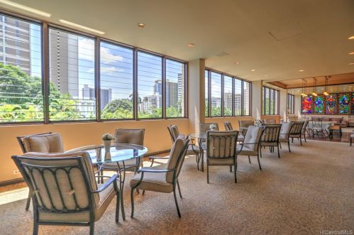 1630 Liholiho St, Honolulu HI  96822-2977 exterior