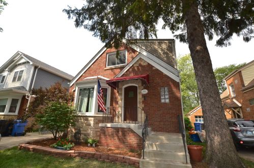 10144 Artesian Ave, Chicago, IL 60655-1054