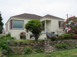 4635 14 Ave, Seattle WA  98106-1545 exterior