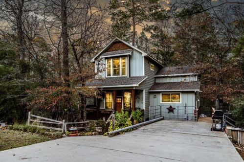 39 Forest Dr, Huntsville TX 77340-5676 exterior