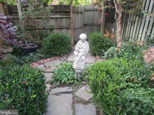 925 Columbus St, Alexandria VA 22314-1611 exterior