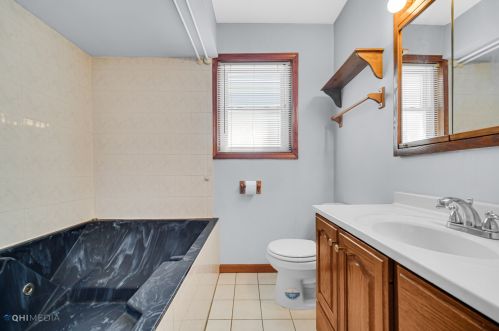 9213 Avers Ave, Chicago IL 60805-1415 exterior