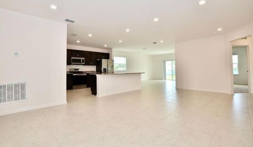 483 Ravenswood Ln, Fort Pierce FL  34983-2081 exterior