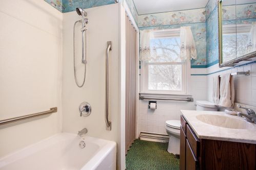 920 Livingston St, Sylvan Beach MI 49461-1535 exterior