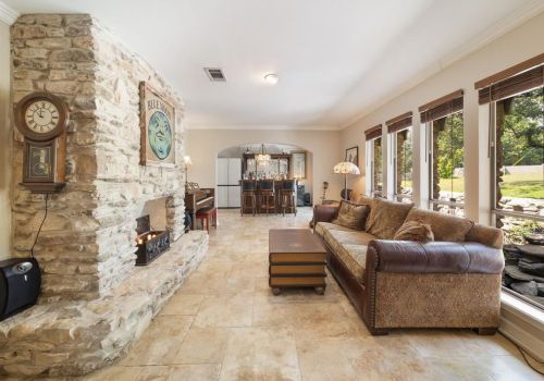 9604 Flintrock Cir, Austin TX 78737-1113 exterior