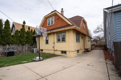 2141 54 St, Milwaukee WI 53219-1603 exterior