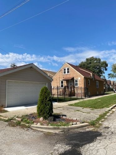 1701 85 St, Chicago IL 60617-2212 exterior