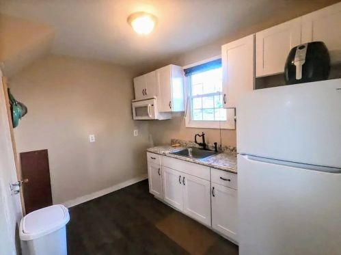 1036 Jerome St, Pittsburgh PA  15220-4609 exterior