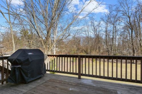 2 Wood Ave, Worcester MA 01606-2545 exterior