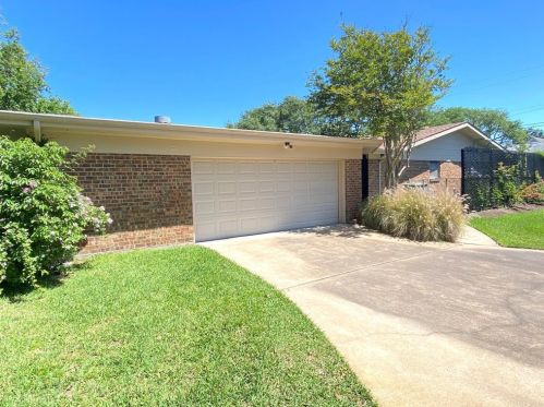 2623 51st St, Galveston TX 77551-5614 exterior