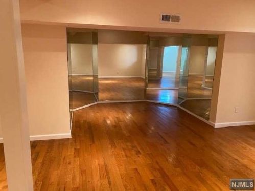 286 Tenafly Rd, Tenafly NJ 07670-2530 exterior