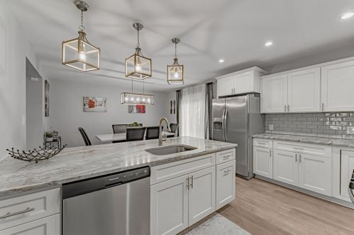 1323 Bellaire Pl, Pittsburgh PA  15226-1829 exterior